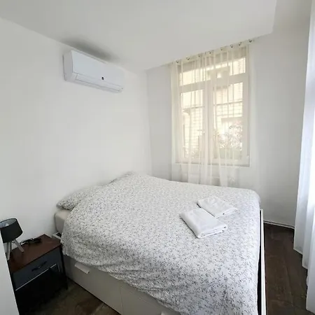 Chanzy 69 Apartmán *